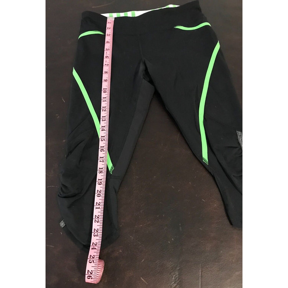 Lululemon Run Pace Crop Black/Ocean Stripe Frond Zip Back Pocket Leggings - 6 - Picture 6 of 9